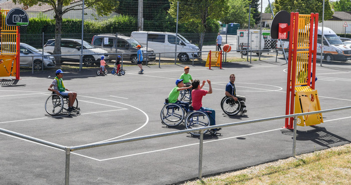 Terrain multisports à Cholette - Darri