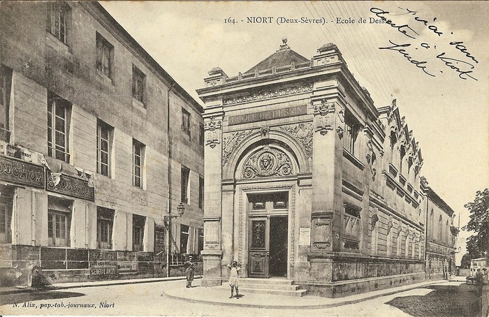 Ecole de dessin, début du XXème siècle (8 Fi 117)