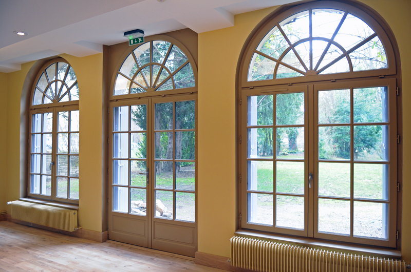Un jaune Van Gogh éclaire les murs de la salle à manger et du salon. - Agrandir l'image 12 sur [15], fenêtre modale
