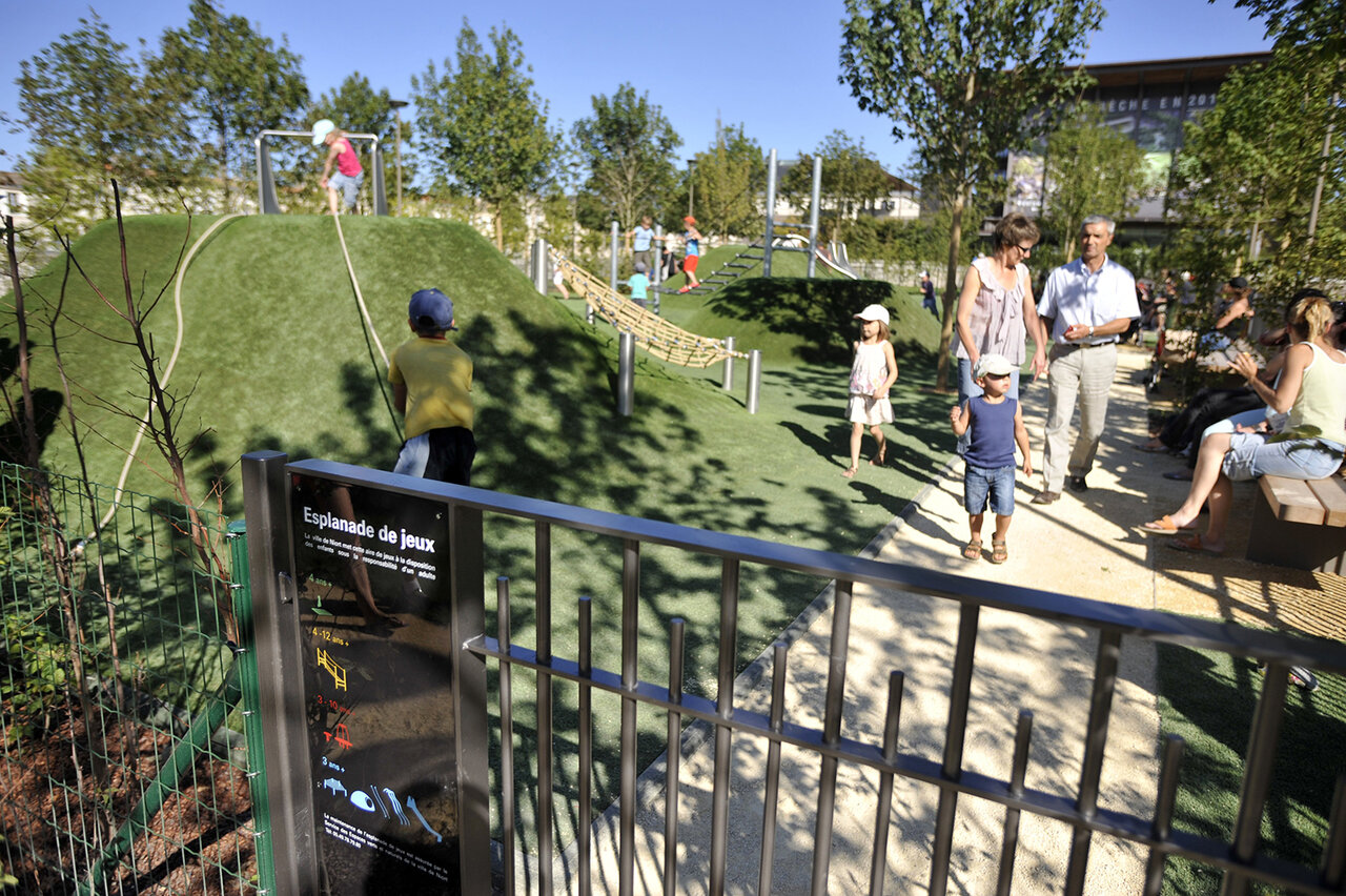 Jardins de la Brèche, l'aire d'ébats pour chiens. Photo Darri.
