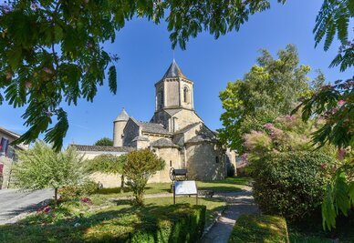 Eglise Saint-Jean l'evangeliste Eglise Saint-Jean l'evangeliste
